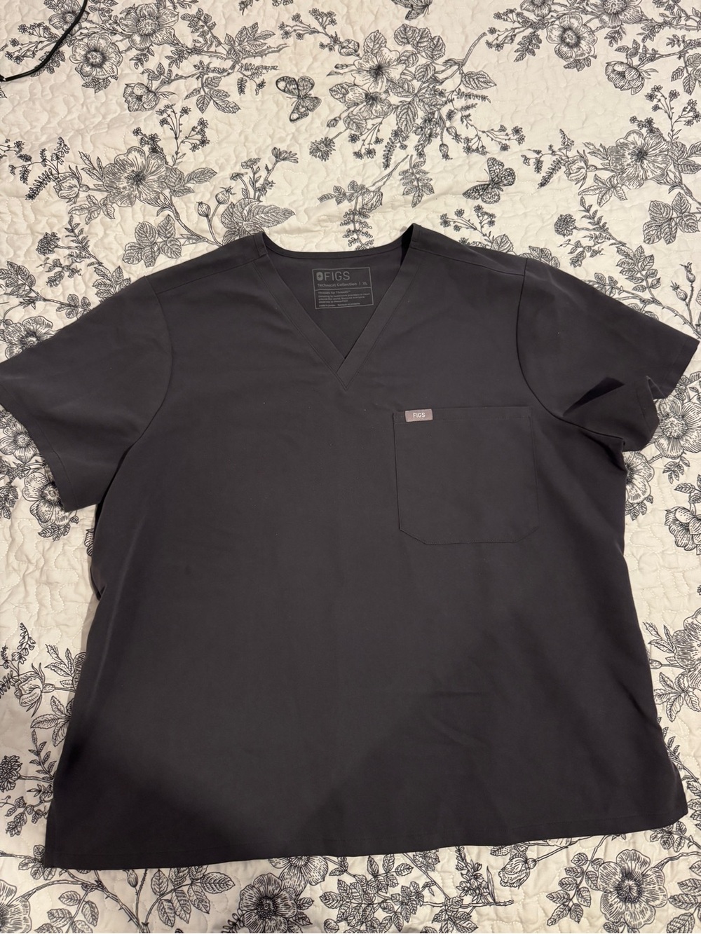 Women FIGS Gray Scrub Set - Picture 8 of 10